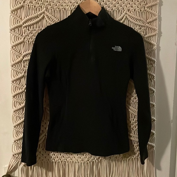The North Face Jackets & Blazers - The North Face women’s fleece, size XS.